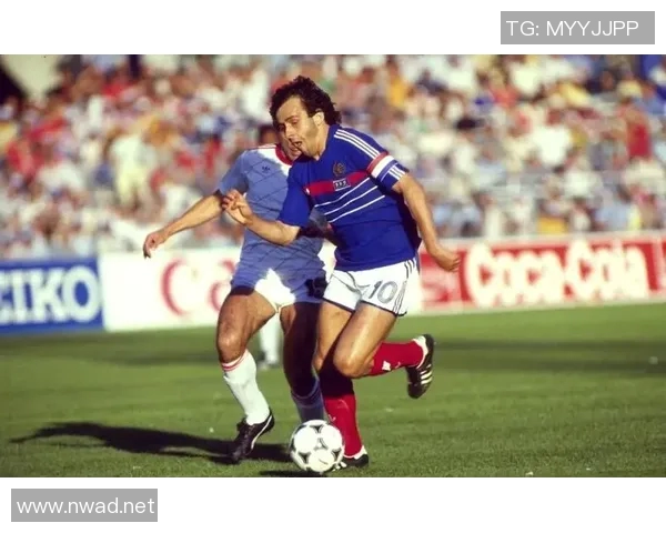 10号足球明星的传奇故事与辉煌成就揭秘