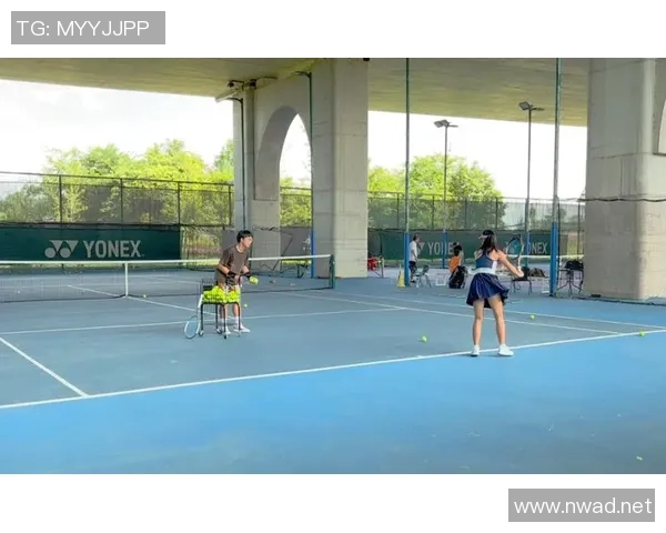 深圳网球队的节奏与热情:聚焦网球运动的魅力与发展 深圳网球队的节奏与热情:聚焦网球运动的魅力与发展